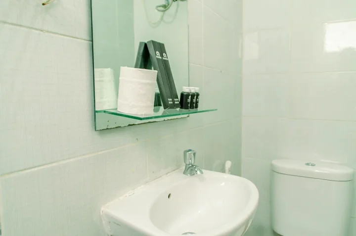 Тангеранг: Comfort Studio (No Kitchen) at Aeropolis Apartment