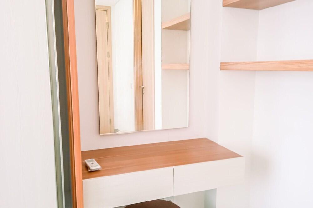 Тангеранг: Spacious and Elegant 4BR at Hillcrest House Apartment