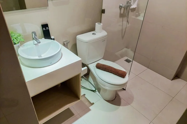 Тангеранг: Comfy and Tidy 1BR Apartment at Tree Park City BSD