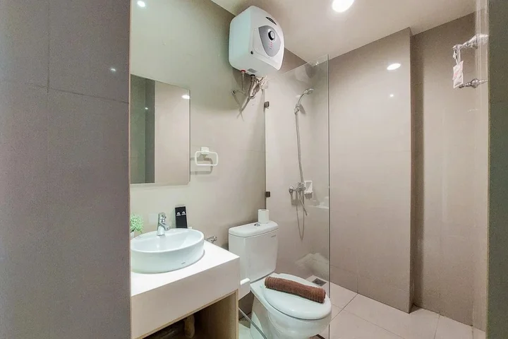Тангеранг: Comfy and Tidy 1BR Apartment at Tree Park City BSD