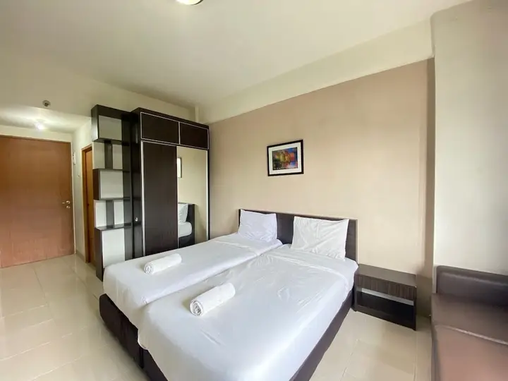 Spacious Studio Room at Pinewood Apartment — фото 4