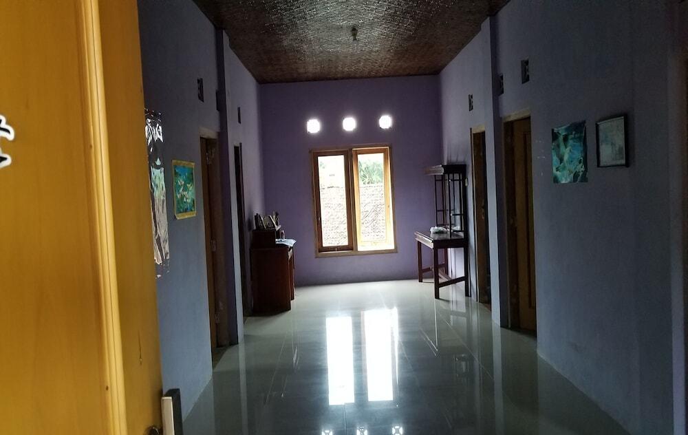 Батуретно: Binakarya Homestay Syariah