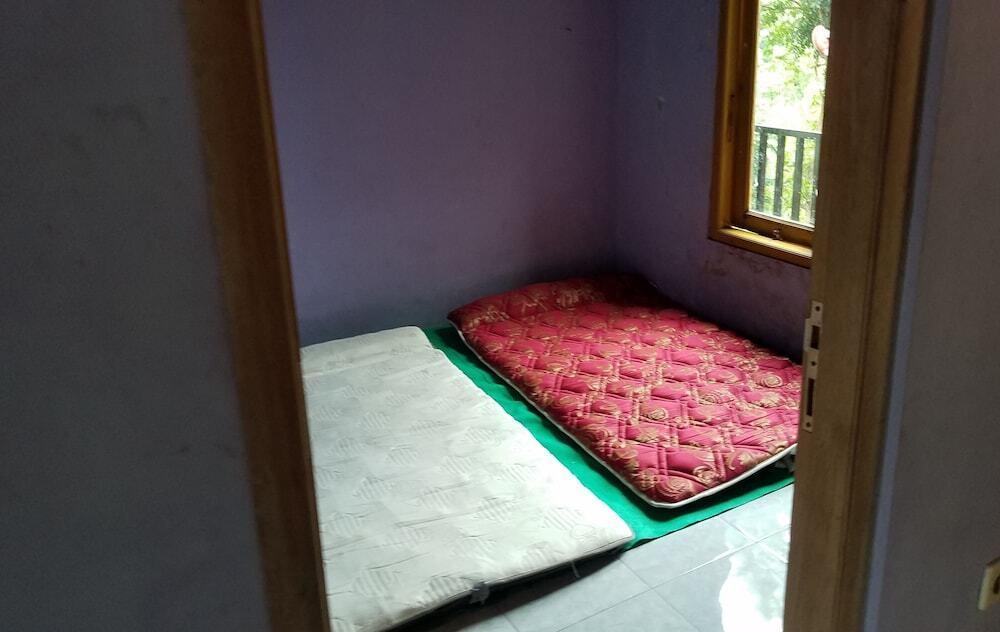 Батуретно: Binakarya Homestay Syariah
