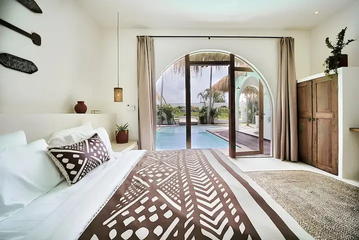 Stunning 4BR Villa With Rice Field View in Umalas — фото 3