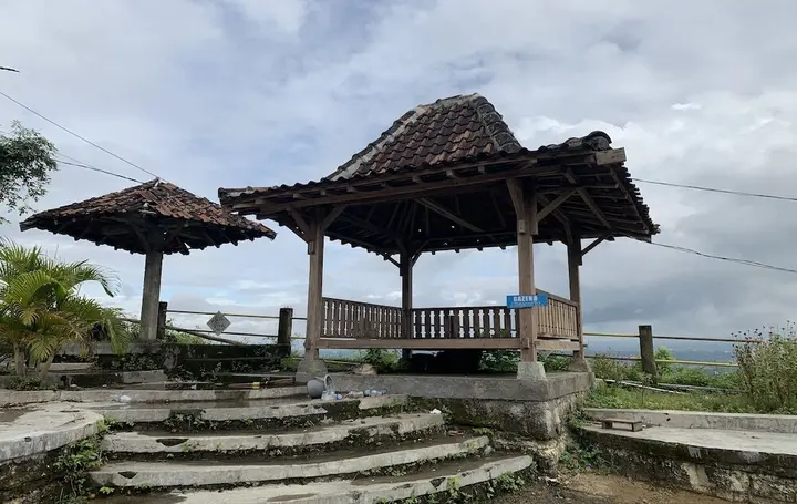 Батуретно: Camping Ground Bukit Tompak