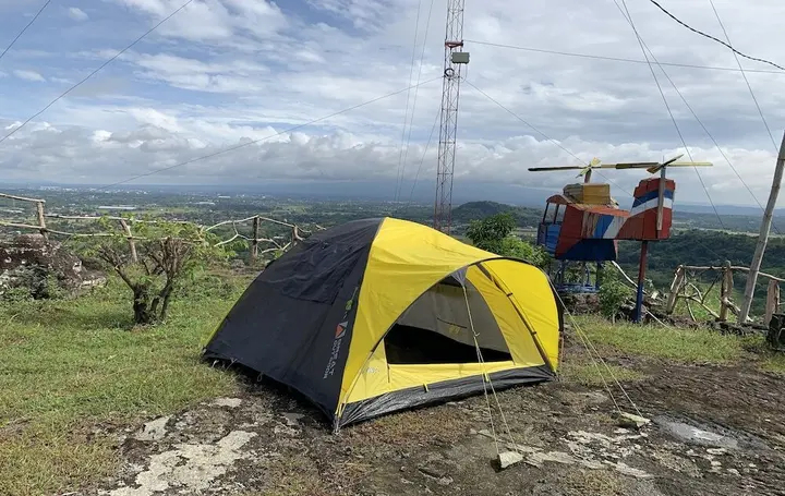 Батуретно: Camping Ground Bukit Tompak