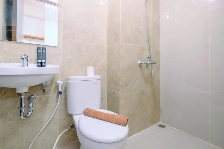 Депок: Well Furnished Studio At Transpark Cibubur Apartment