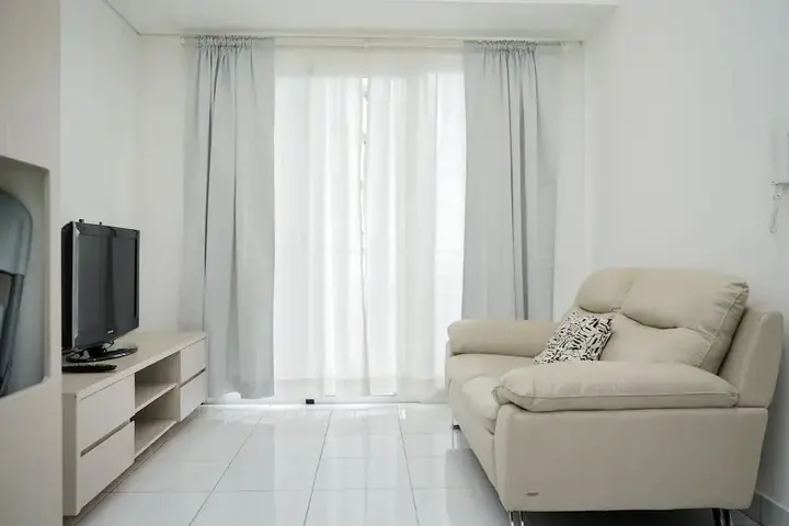 Legok: Modern Look And Comfy 2Br At Casa De Parco Apartment