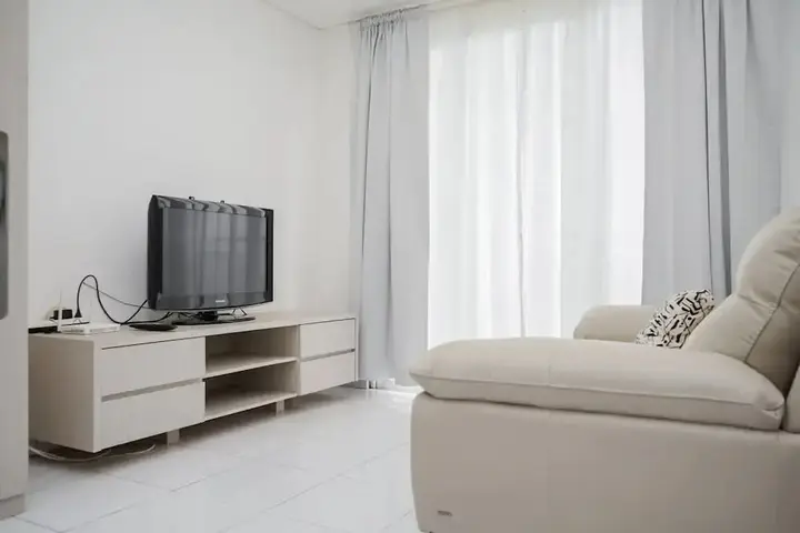 Legok: Modern Look And Comfy 2Br At Casa De Parco Apartment