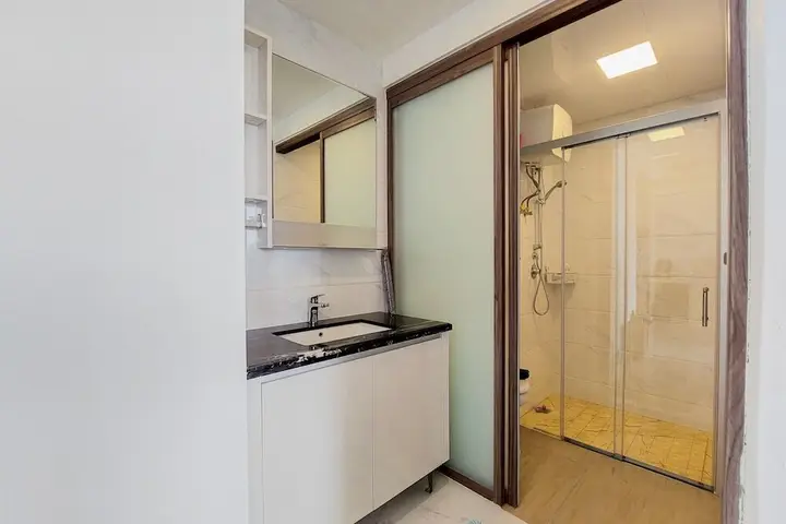 Homey And Cozy Living 2Br At Sky House Bsd Apartment — фото 5