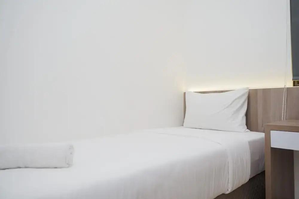 Homey And Cozy Living 2Br At Sky House Bsd Apartment — фото 3