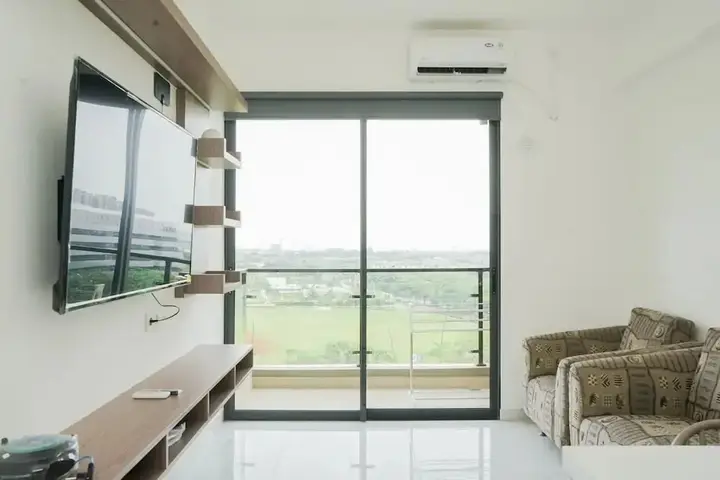 Homey And Cozy Living 2Br At Sky House Bsd Apartment — фото 4