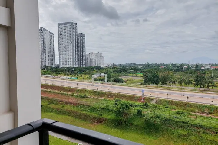 Legok: Fully Furnished With Modern Design 2Br At Sky House Bsd Apartment