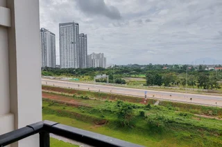 Legok: Fully Furnished With Modern Design 2Br At Sky House Bsd Apartment