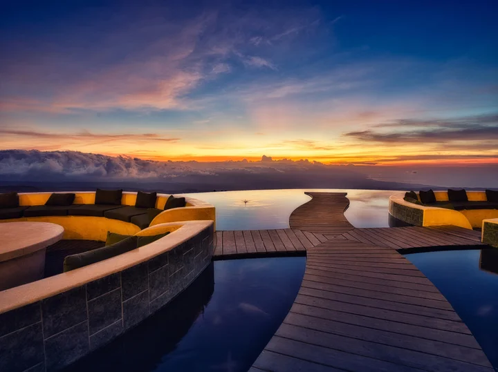 Мундук: Elevate Bali