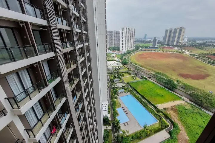 Legok: Cozy And Minimalist Studio Room At Sky House Bsd Apartment