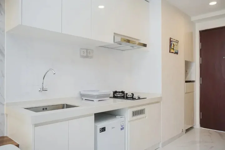 Legok: Cozy And Minimalist Studio Room At Sky House Bsd Apartment