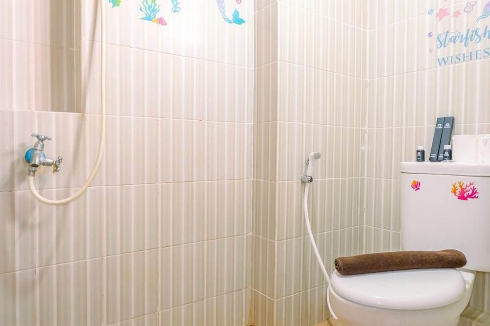 Депок: Best and Simply Homey Studio Cinere Resort Apartment