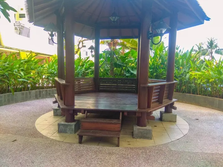 Депок: Best and Simply Homey Studio Cinere Resort Apartment
