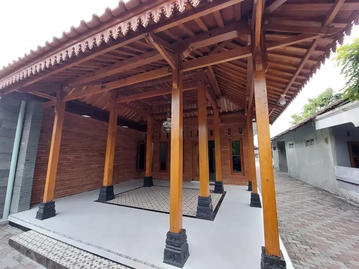 Батуретно: Omah Joglo Piyungan