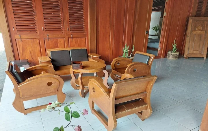 Батуретно: DikaJaya Guesthouse Syariah