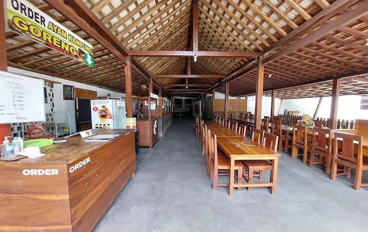 Батуретно: DikaJaya Guesthouse Syariah