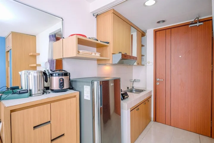 Депок: Modern Look Studio Apartment At Margonda Residence 3