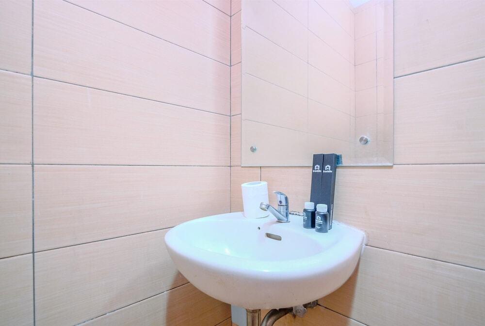 Депок: Homey And Cozy Studio Apartment At Margonda Residence 5