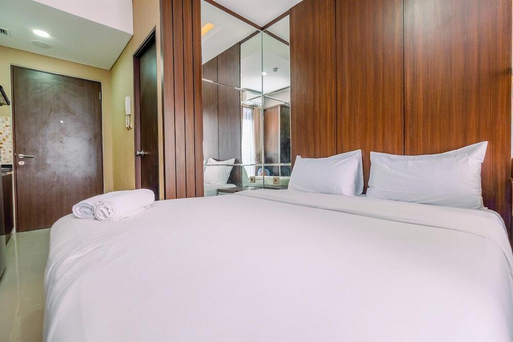 Comfortable And Modern Studio Transpark Cibubur Apartment — фото 3