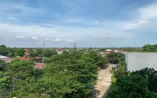 Депок: Homey And Comfortable 1Br At Cinere Resort Apartment