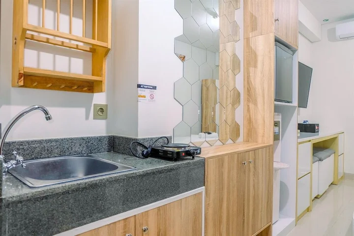 Депок: Simply And Homey Studio Transpark Cibubur Apartment