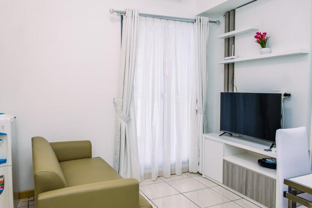 Legok: Warm And Minimalist 3Br Apartment At M-Town Residence