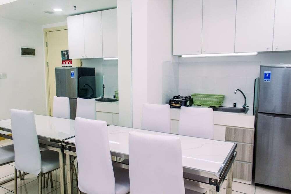 Legok: Warm And Minimalist 3Br Apartment At M-Town Residence