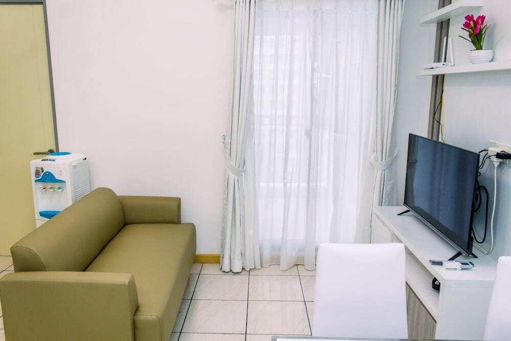 Legok: Warm And Minimalist 3Br Apartment At M-Town Residence