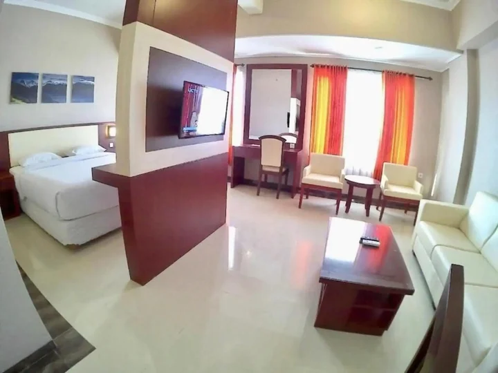 Сукохарджо: Hotel Tosan Solo Baru
