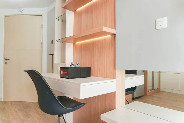 Джакарта: Modern Studio with City View Amethyst Apartment