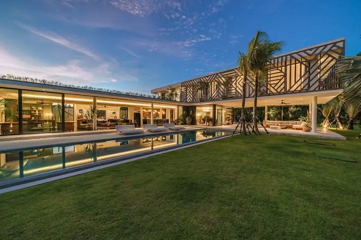 Керобокан: Villa BullHouse