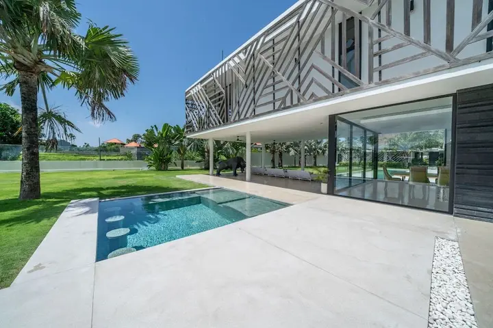 Керобокан: Villa BullHouse
