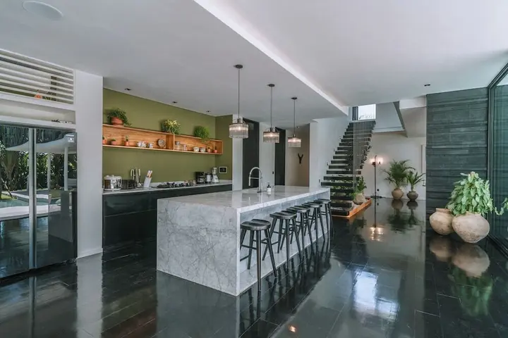 Керобокан: Villa BullHouse