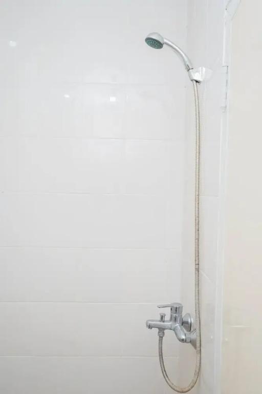 Тангеранг: Homey and Comfact Studio at Medina Apartment