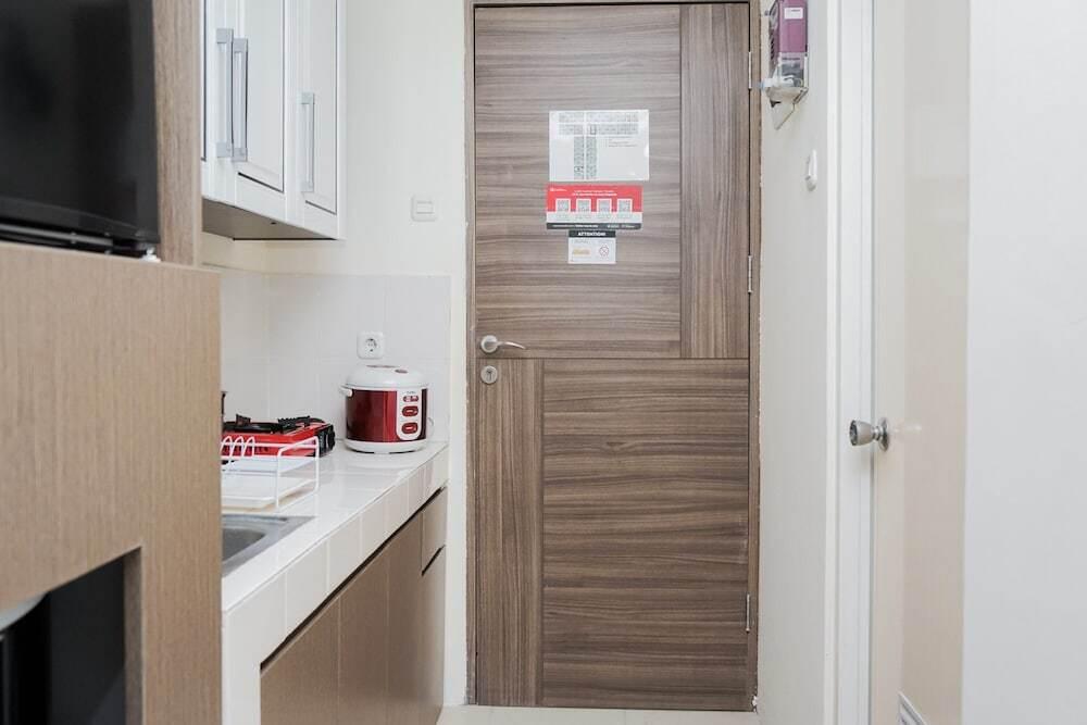 Тангеранг: Homey and Comfact Studio at Medina Apartment