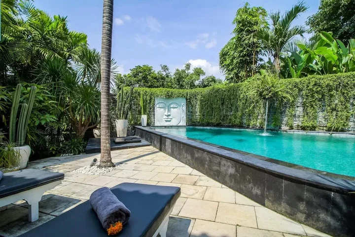 Керобокан: Villa Sembunyi