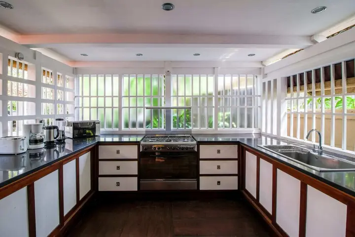 Керобокан: Villa Sembunyi