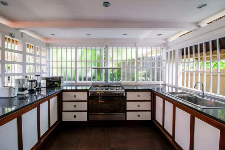Керобокан: Villa Sembunyi