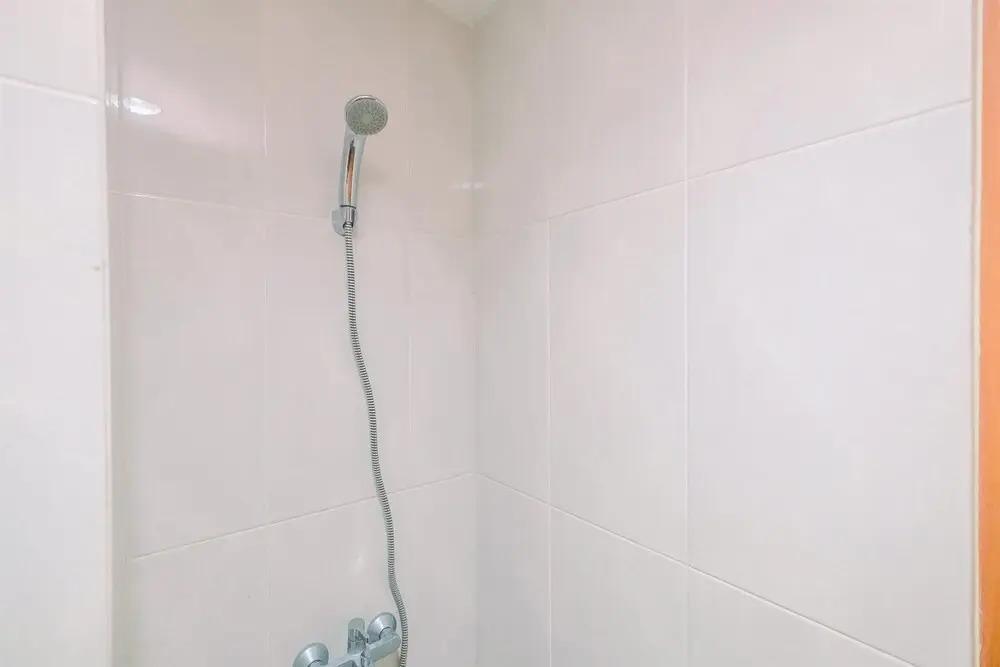 Депок: Comfort 1BR Apartment at Evenciio Margonda