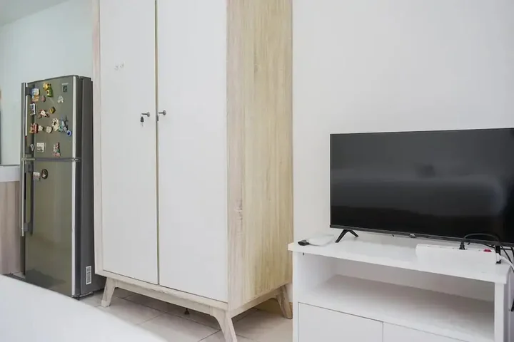 Legok: Nice And Comfy Studio Apartment At M-Town Residence