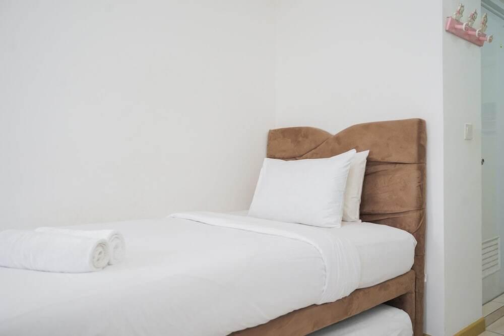 Legok: Nice And Comfy Studio Apartment At M-Town Residence