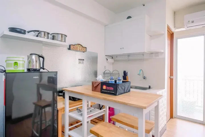 Депок: Comfortable And Tidy 2Br At Cinere Resort Apartment