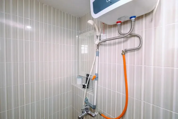Депок: Comfortable And Tidy 2Br At Cinere Resort Apartment