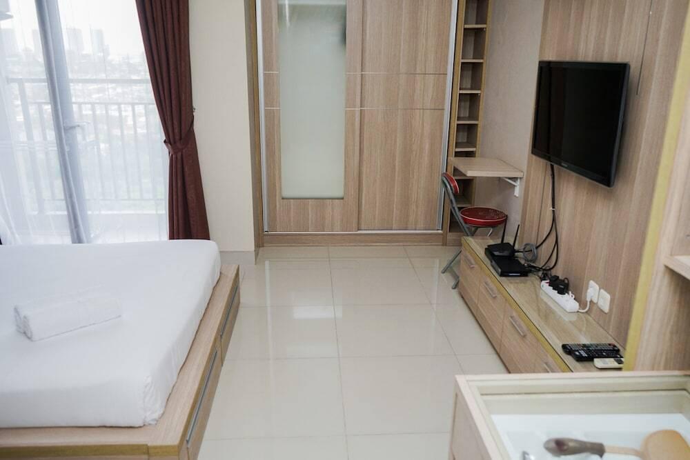 Legok: Nice And Cozy Studio Apartment At Atria Gading Serpong Residence